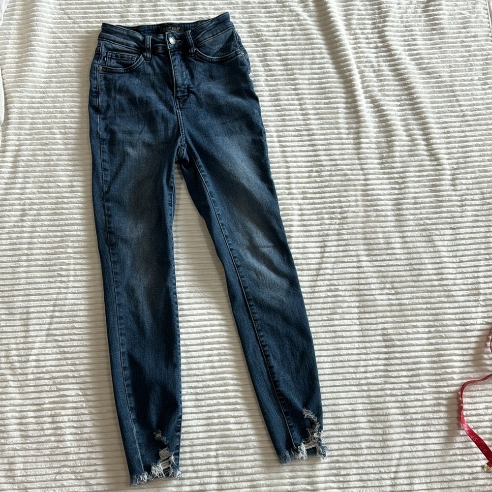 Judy Blue Distressed Jeans Fray Hem 0 / 24 Style# JB88425 - Picture 3 of 12